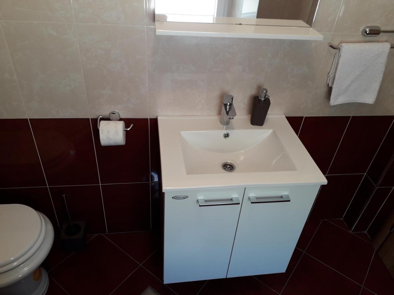 Holiday Apartments Maslina Paho Babino Polje Buitenkant foto