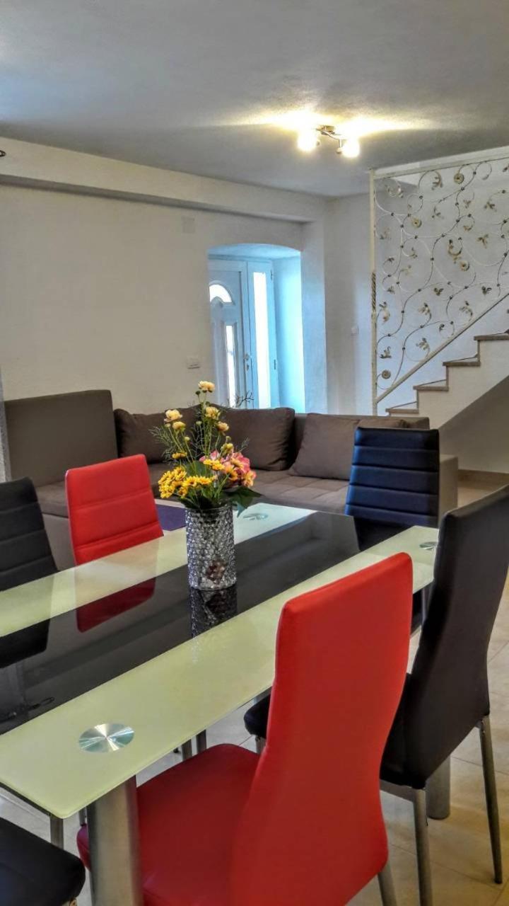 Holiday Apartments Maslina Paho Babino Polje Buitenkant foto